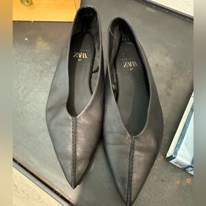 Zara size 37 black leather pointed toe flats